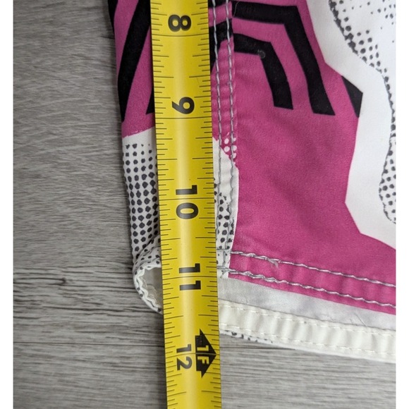 Billabong Board Shorts Size 34 Pink White Floral Print With Comb In Pocket - Picture 9 of 9